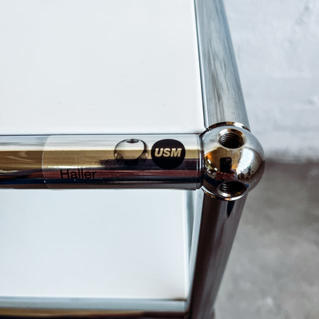 USM Haller - Nachtschränkchen - weiß - gebrauchter TOP Zustand