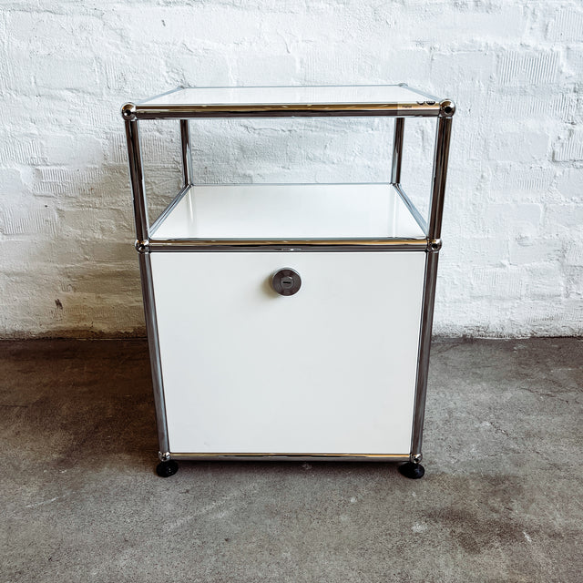 USM Haller - Nachtschränkchen - weiß - gebrauchter TOP Zustand