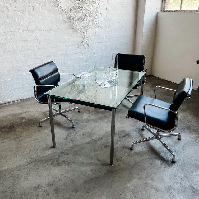 Vitra - Konferenzstuhl Soft Pad Chairs EA 208 Conference - Leder schwarz - gebrauchter TOP Zustand