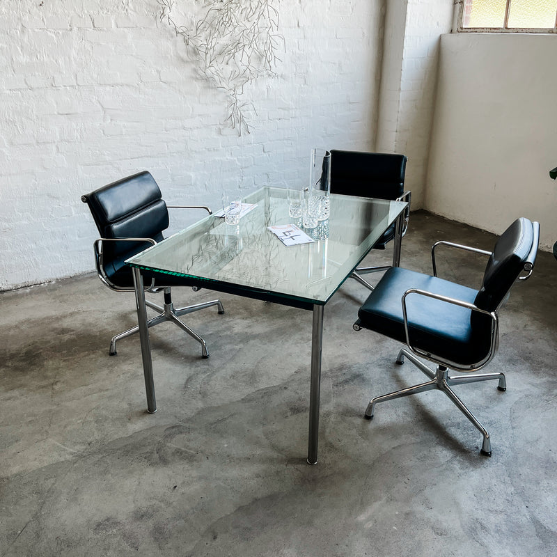 Vitra - Konferenzstuhl Soft Pad Chairs EA 208 Conference - Leder schwarz - gebrauchter TOP Zustand