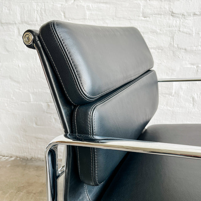 Vitra - Konferenzstuhl Soft Pad Chairs EA 208 Conference - Leder schwarz - gebrauchter TOP Zustand