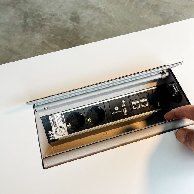 USM Haller - Tisch - reinweiß - 175 x 75 cm - gebrauchter TOP Zustand