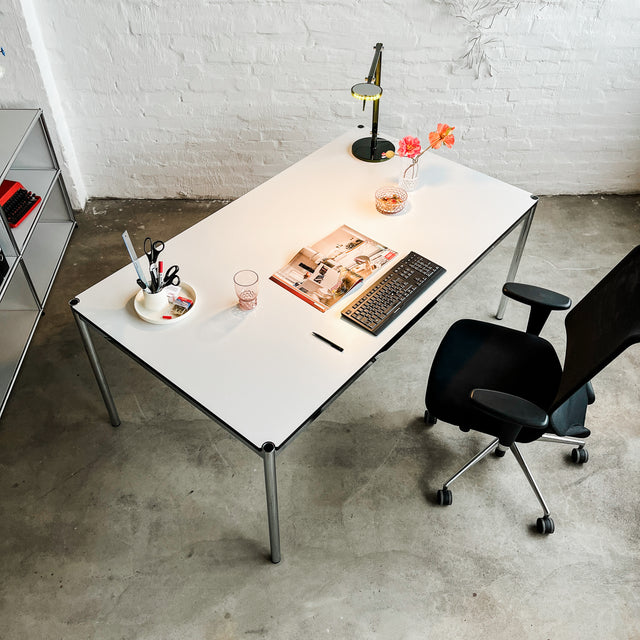 USM Haller Tisch - perlgrau alumatt - 200 x 80 cm - gebrauchter TOP Zustand