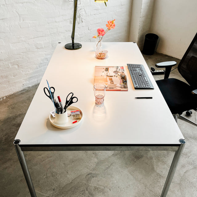 USM Haller Tisch - perlgrau alumatt - 200 x 80 cm - gebrauchter TOP Zustand