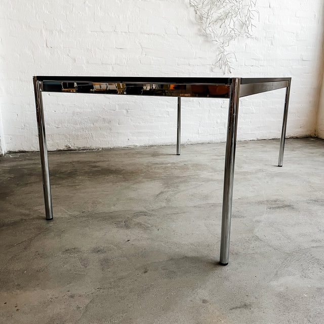 USM Haller Tisch - perlgrau alumatt - 200 x 80 cm - gebrauchter TOP Zustand