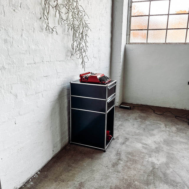 USM Haller - Standcontainer - schwarz - gebrauchte Designermöbel