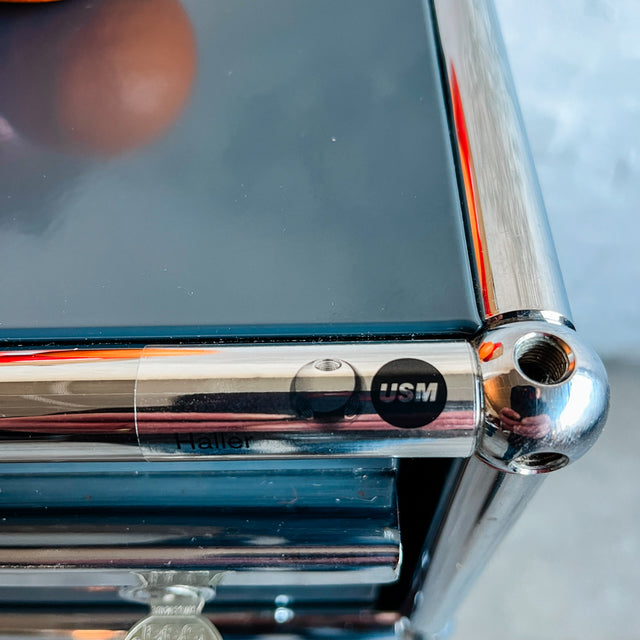 USM Haller - Standcontainer - anthrazit - gebrauchte Designermöbel