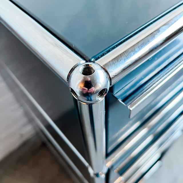 USM Haller - Standcontainer - anthrazit - gebrauchte Designermöbel