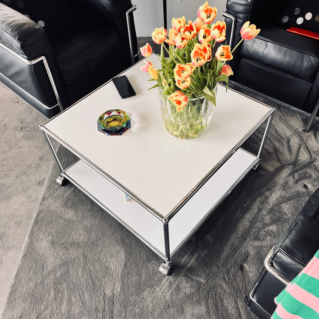 USM Haller - Beistelltisch - 75 cm x 75 cm - weiß - gebrauchter TOP Zustand