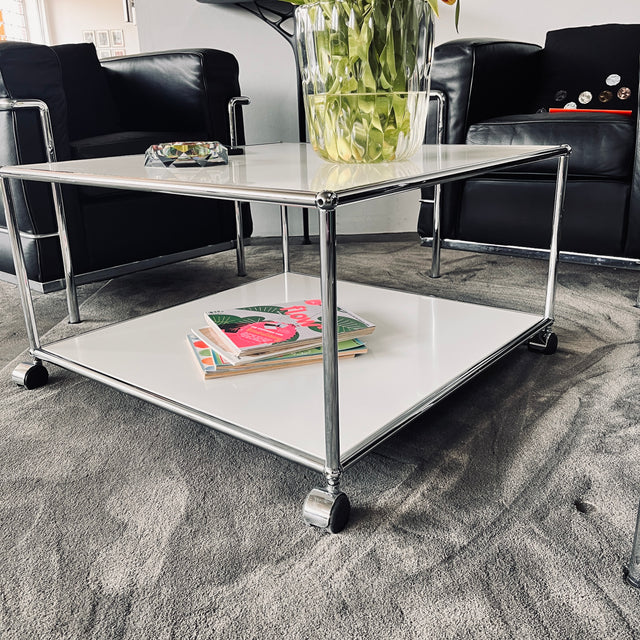 USM Haller - Beistelltisch - 75 cm x 75 cm - weiß - gebrauchter TOP Zustand