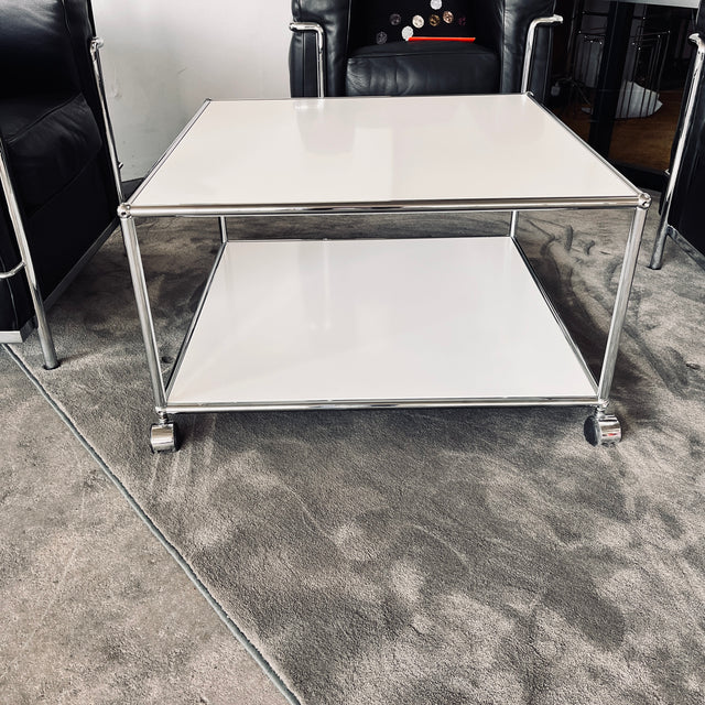 USM Haller - Beistelltisch - 75 cm x 75 cm - weiß - gebrauchter TOP Zustand