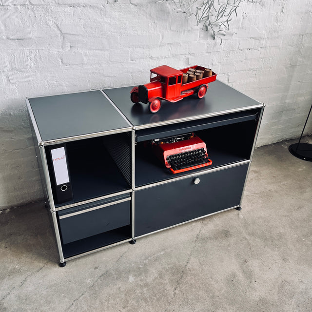 USM Haller - Sideboard - anthrazit - 1 Schublade, 1 Ausziehtablar und 1 Klapptür - guter gebrauchter Zustand