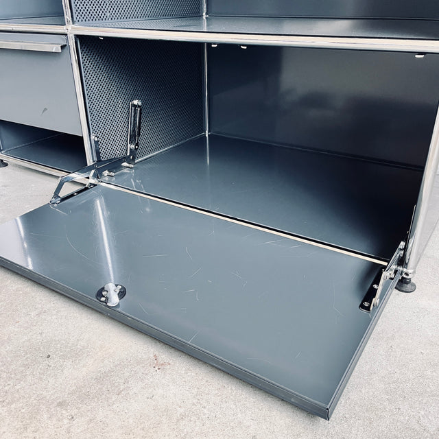 USM Haller - Sideboard - anthrazit - 1 Schublade, 1 Ausziehtablar und 1 Klapptür - guter gebrauchter Zustand
