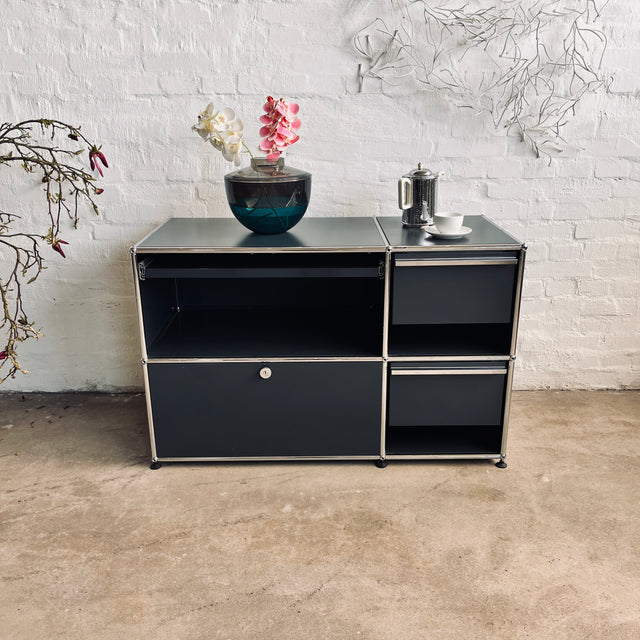 USM Haller - Sideboard - anthrazit - 1 Ausziehtablar, 1 Vollauszug und 2 Schubladen - guter gebrauchter Zustand