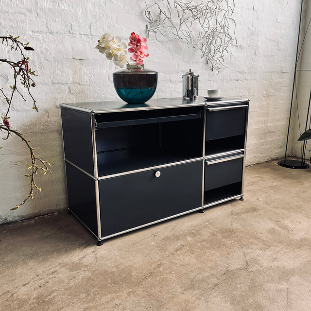 USM Haller - Sideboard - anthrazit - 1 Ausziehtablar, 1 Vollauszug und 2 Schubladen - guter gebrauchter Zustand