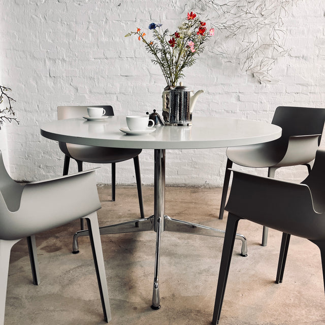 Vitra - Segmented Table - rund - Charles & Ray Eames - guter gebrauchter Zustand