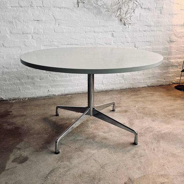 Vitra - Segmented Table - rund - Charles & Ray Eames - guter gebrauchter Zustand