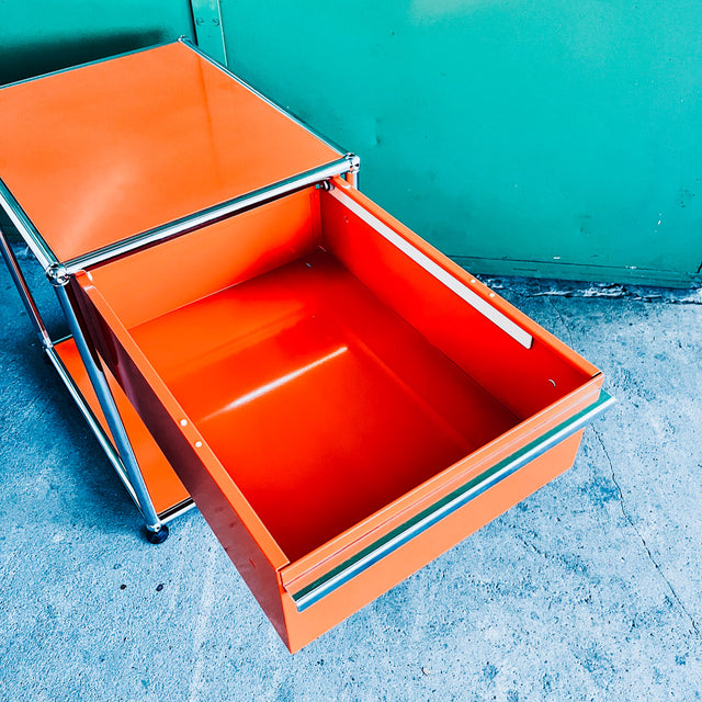 USM Haller - Nachttisch/Druckertisch - orange - gebrauchter TOP Zustand
