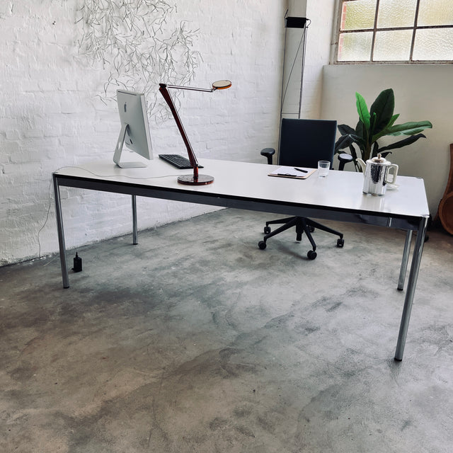 USM Haller - Tisch - perlgrau alumatt - 204 x 89 cm - guter gebrauchter Zustand