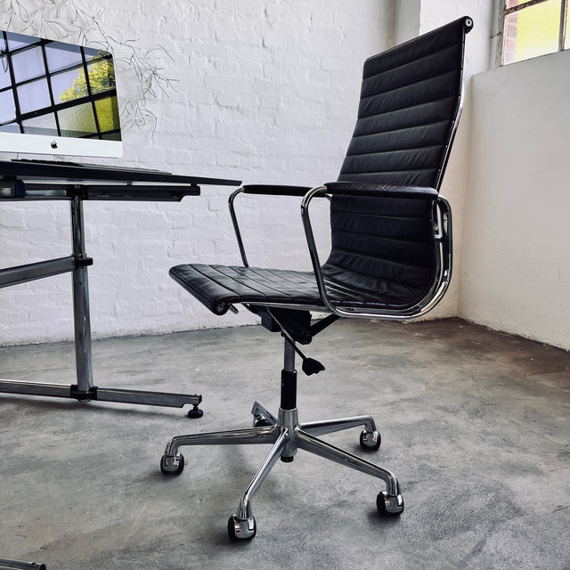 Vitra - EA 119 Alu Chair - Bürodrehstuhl - Leder braun - Charles & Ray Eames - guter gebrauchter Zustand