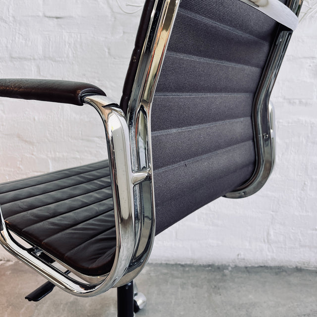 Vitra - EA 119 Alu Chair - Bürodrehstuhl - Leder braun - Charles & Ray Eames - guter gebrauchter Zustand