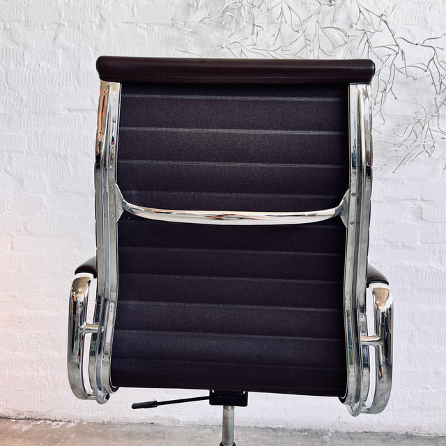 Vitra - EA 119 Alu Chair - Bürodrehstuhl - Leder braun - Charles & Ray Eames - guter gebrauchter Zustand