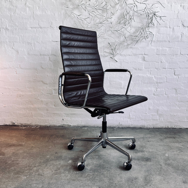 Vitra - EA 119 Alu Chair - Bürodrehstuhl - Leder braun - Charles & Ray Eames - guter gebrauchter Zustand