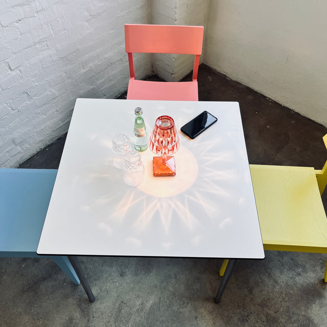Vitra - Standard Table - weiß/Edelstahl - Outdoor - Charles & Ray Eames - gebrauchter TOP Zustand