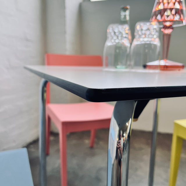 Vitra - Standard Table - weiß/Edelstahl - Outdoor - Charles & Ray Eames - gebrauchter TOP Zustand