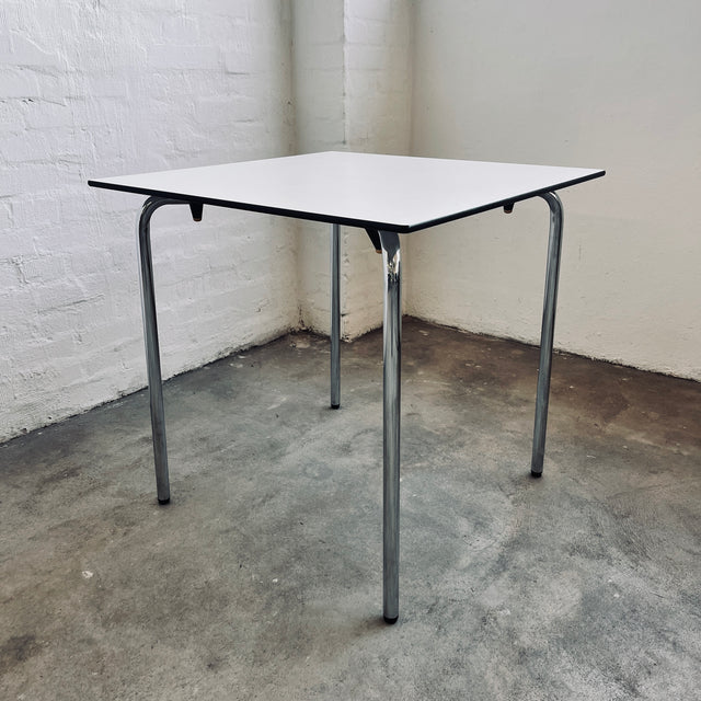 Vitra - Standard Table - weiß/Edelstahl - Outdoor - Charles & Ray Eames - gebrauchter TOP Zustand