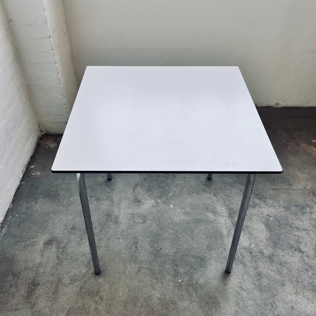 Vitra - Standard Table - weiß/Edelstahl - Outdoor - Charles & Ray Eames - gebrauchter TOP Zustand