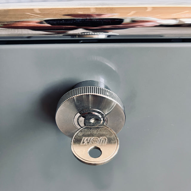 USM Haller - Highboard - Mittelgrau/Glas - gebrauchter TOP Zustand