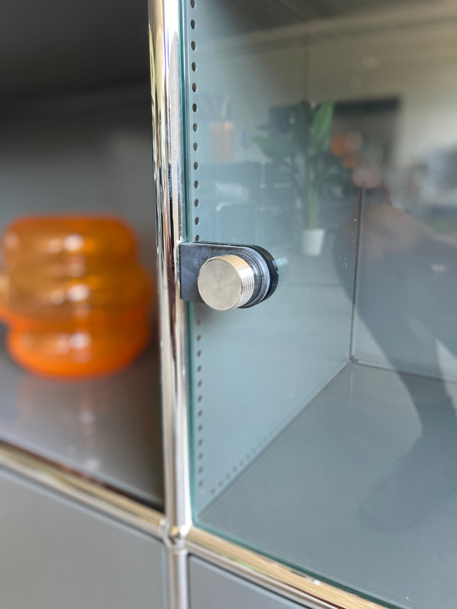 USM Haller - Highboard - Mittelgrau/Glas - gebrauchter TOP Zustand
