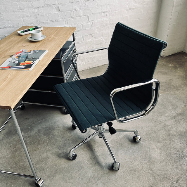 Vitra - Aluminium Chair EA 117 – Bürodrehstuhl - blau/türkis - Charles & Ray Eames - guter gebrauchter Zustand
