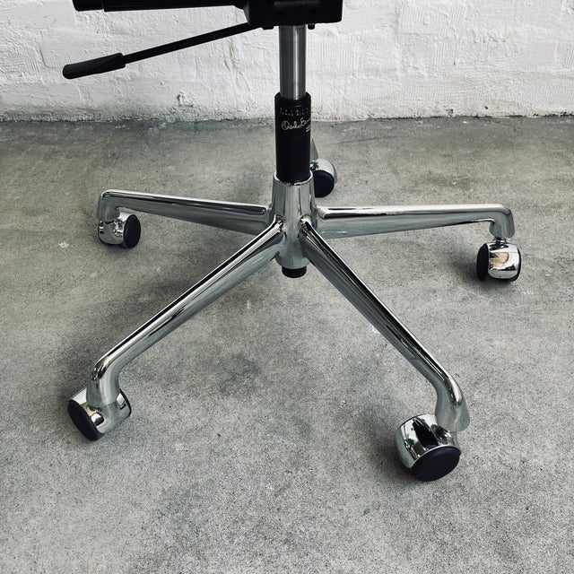 Vitra - Aluminium Chair EA 117 – Bürodrehstuhl - blau/türkis - Charles & Ray Eames - guter gebrauchter Zustand