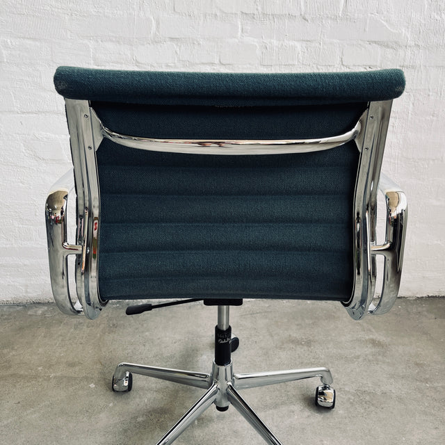 Vitra - Aluminium Chair EA 117 – Bürodrehstuhl - blau/türkis - Charles & Ray Eames - guter gebrauchter Zustand