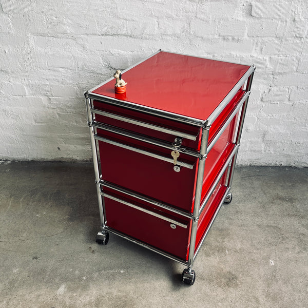 USM Haller - Rollcontainer - rubinrot - gebrauchter TOP Zustand