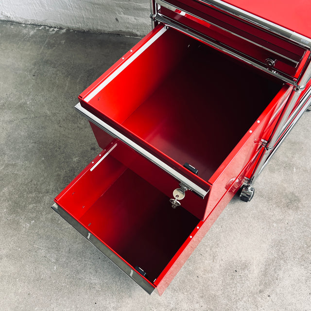 USM Haller - Rollcontainer - rubinrot - gebrauchter TOP Zustand