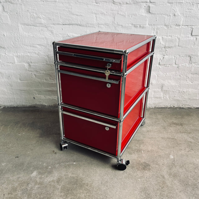 USM Haller - Rollcontainer - rubinrot - gebrauchter TOP Zustand
