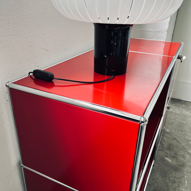 USM Haller - Sideboard 2x2 - 2 Klappen - rubinrot - gebrauchter TOP Zustand