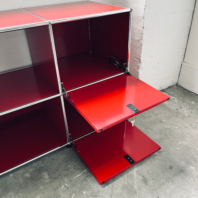 USM Haller - Sideboard 2x2 - 2 Klappen - rubinrot - gebrauchter TOP Zustand