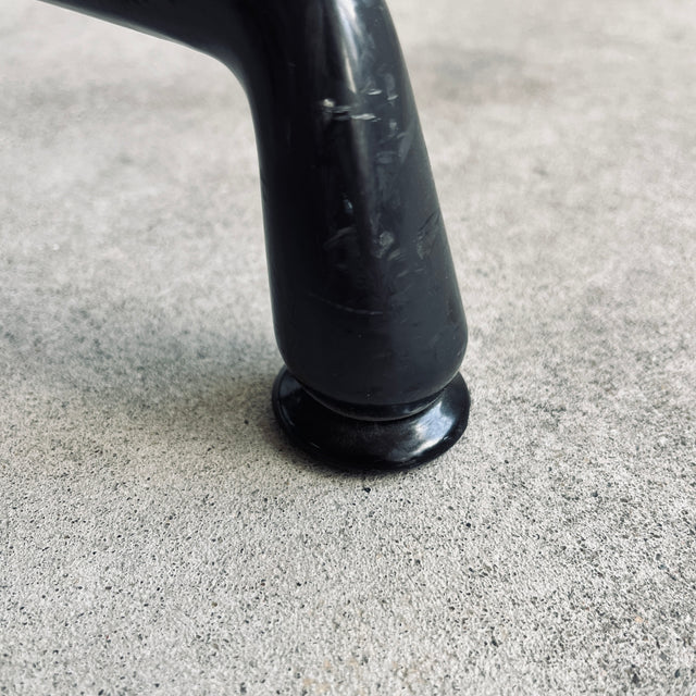 Vitra - Aluminium Chair EA 107 – Konferenzstuhl - rot/grau - Charles & Ray Eames - gebrauchter Zustand