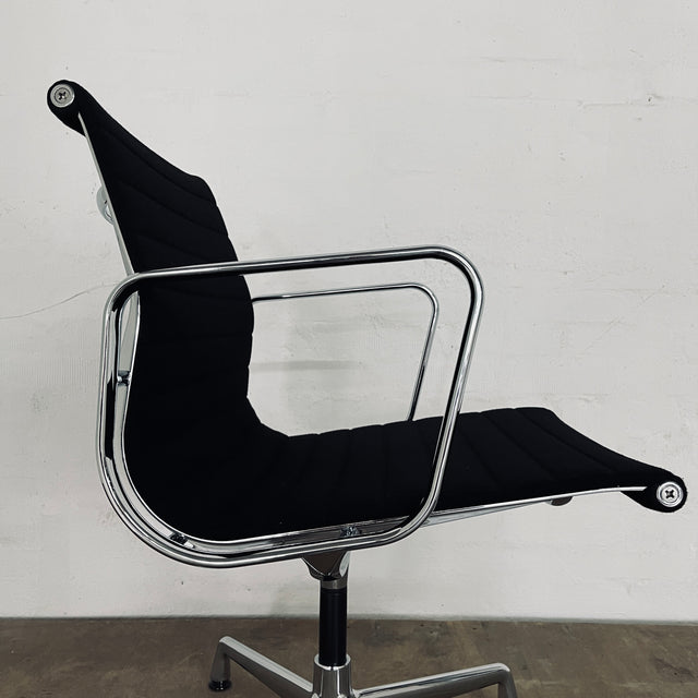 Vitra - EA 108 Alu Chair - Konferenzstuhl/Besucherstuhl - schwarz - Charles & Ray Eames - sehr guter gebrauchter Zustand