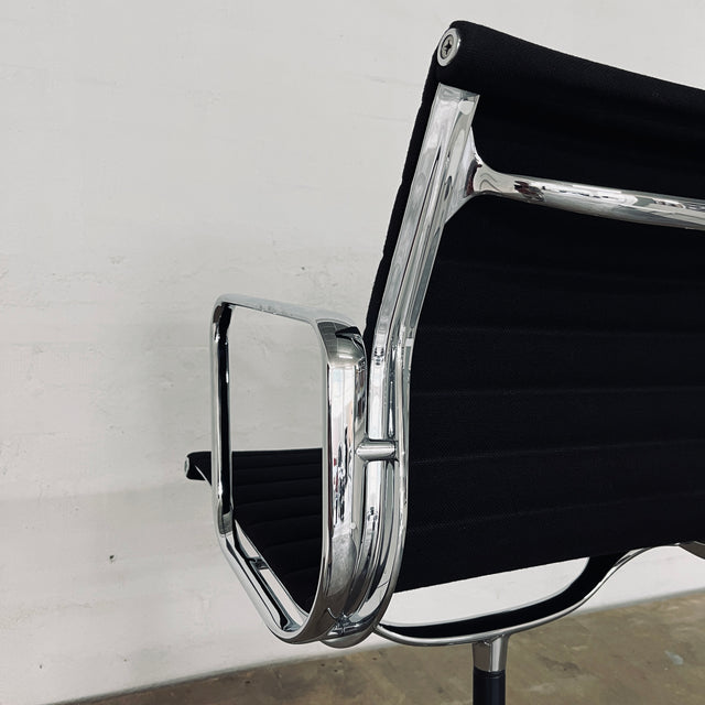 Vitra - EA 108 Alu Chair - Konferenzstuhl/Besucherstuhl - schwarz - Charles & Ray Eames - sehr guter gebrauchter Zustand