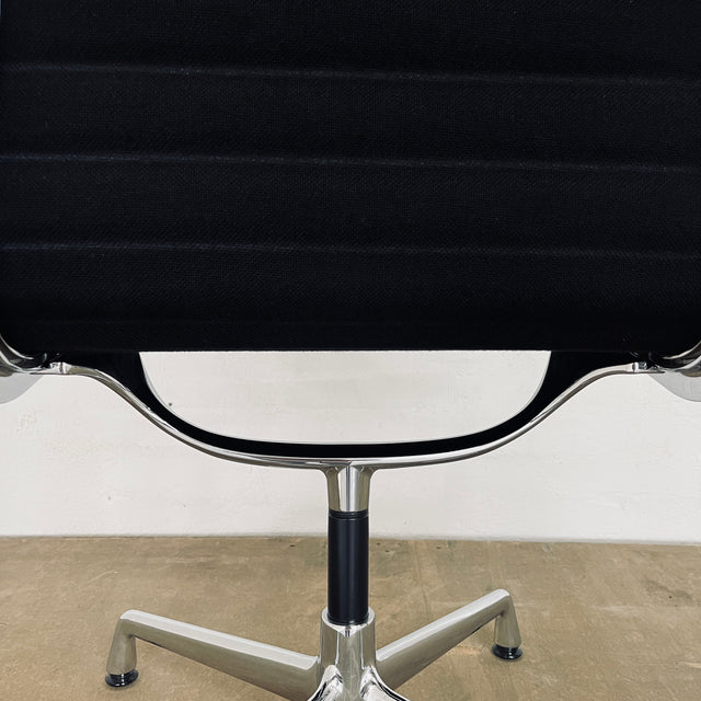 Vitra - EA 108 Alu Chair - Konferenzstuhl/Besucherstuhl - schwarz - Charles & Ray Eames - sehr guter gebrauchter Zustand