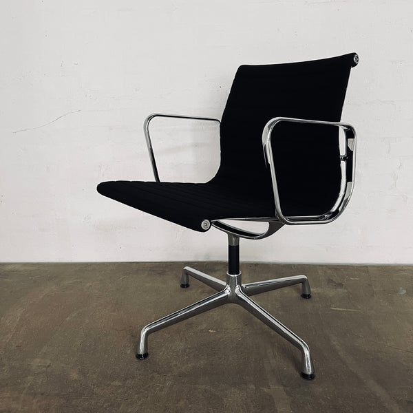 Vitra - EA 108 Alu Chair - Konferenzstuhl/Besucherstuhl - schwarz - Charles & Ray Eames - sehr guter gebrauchter Zustand