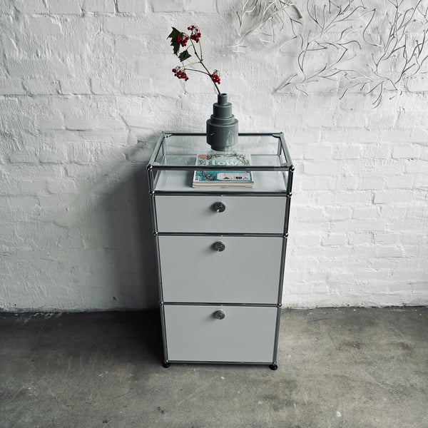 USM Haller - Highboard 1x4 - 2 Klappen, 1 Schublade und 1 offenes Fach - lichtgrau - gebrauchter TOP Zustand