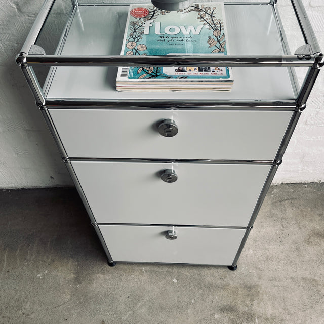 USM Haller - Highboard 1x4 - 2 Klappen, 1 Schublade und 1 offenes Fach - lichtgrau - gebrauchter TOP Zustand