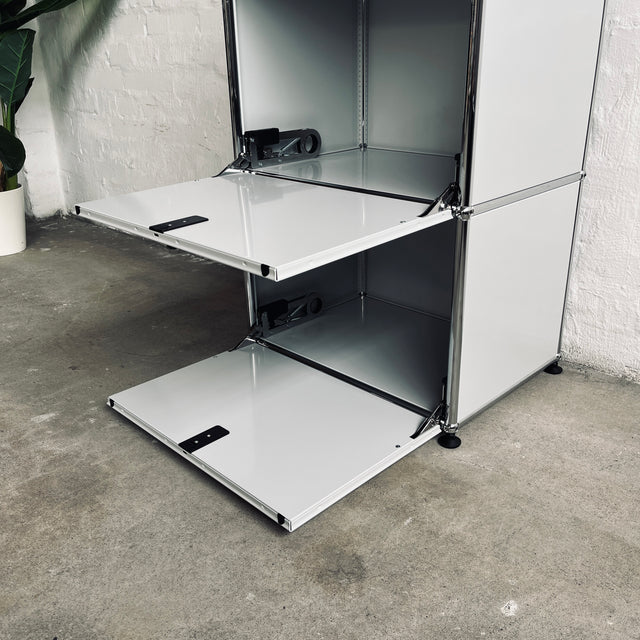 USM Haller - Highboard 1x4 - 2 Klappen, 1 Schublade und 1 offenes Fach - lichtgrau - gebrauchter TOP Zustand