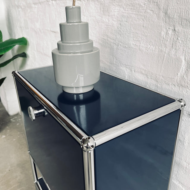 USM Haller - Highboard 1x3 - 2 Klappen - stahlblau - guter gebrauchter Zustand